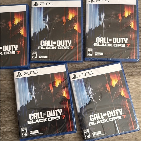 Call of Duty: Black Ops 7 for PS5 - Blue Case